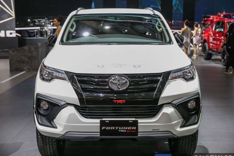 Toyota Fortuner TRD Sportivo 2017 gia gan 1 ty dong-Hinh-9